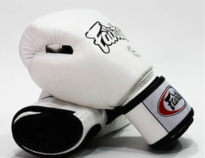 FAIRTEX MUAY THAI STYLE TRAINING GLOVES